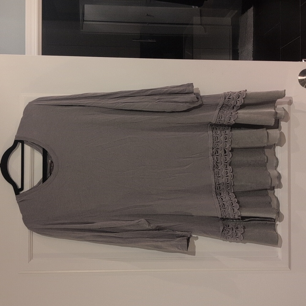 Multiples Brand, Sage Green/Putty Colored Tunic lace And Velvet Detail, 1X